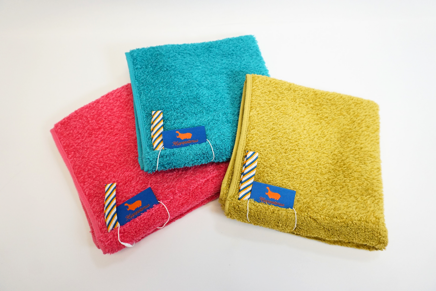 Wash towel with a loop