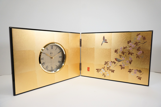 Hanamitori folding screen clock